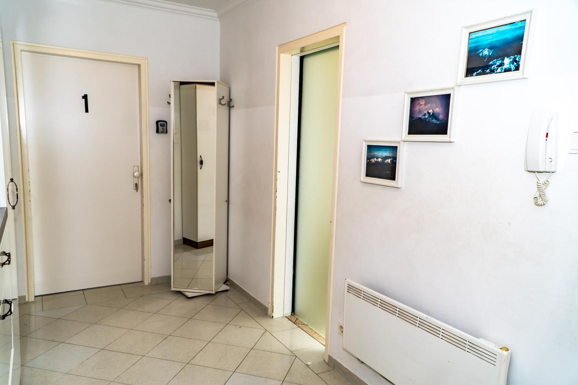 Spacious Rooms 5 Minutes To Wiener Stadthalle Exterior photo